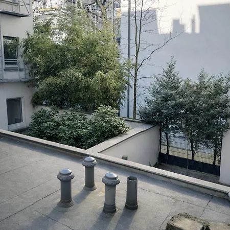 Metropolitan Apartment *
