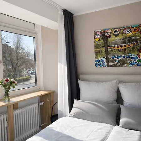 Metropolitan Apartment *
