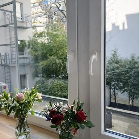 Metropolitan Apartment *